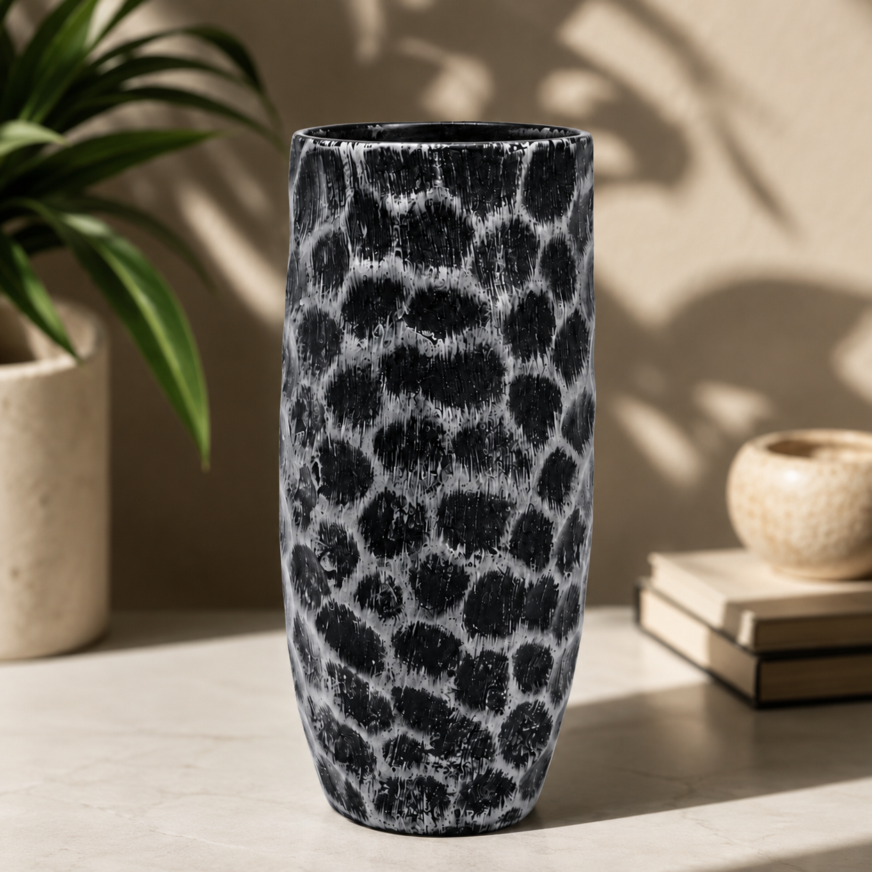 Silver Black Plastic Planter