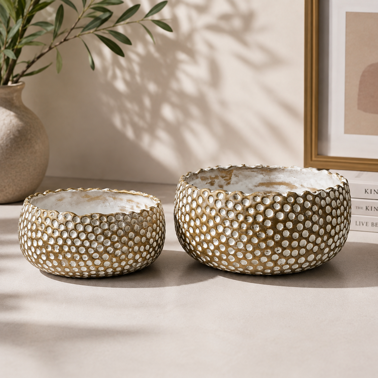 2-Pcs Set of Antique Golden-White Embossed Resin Bowls