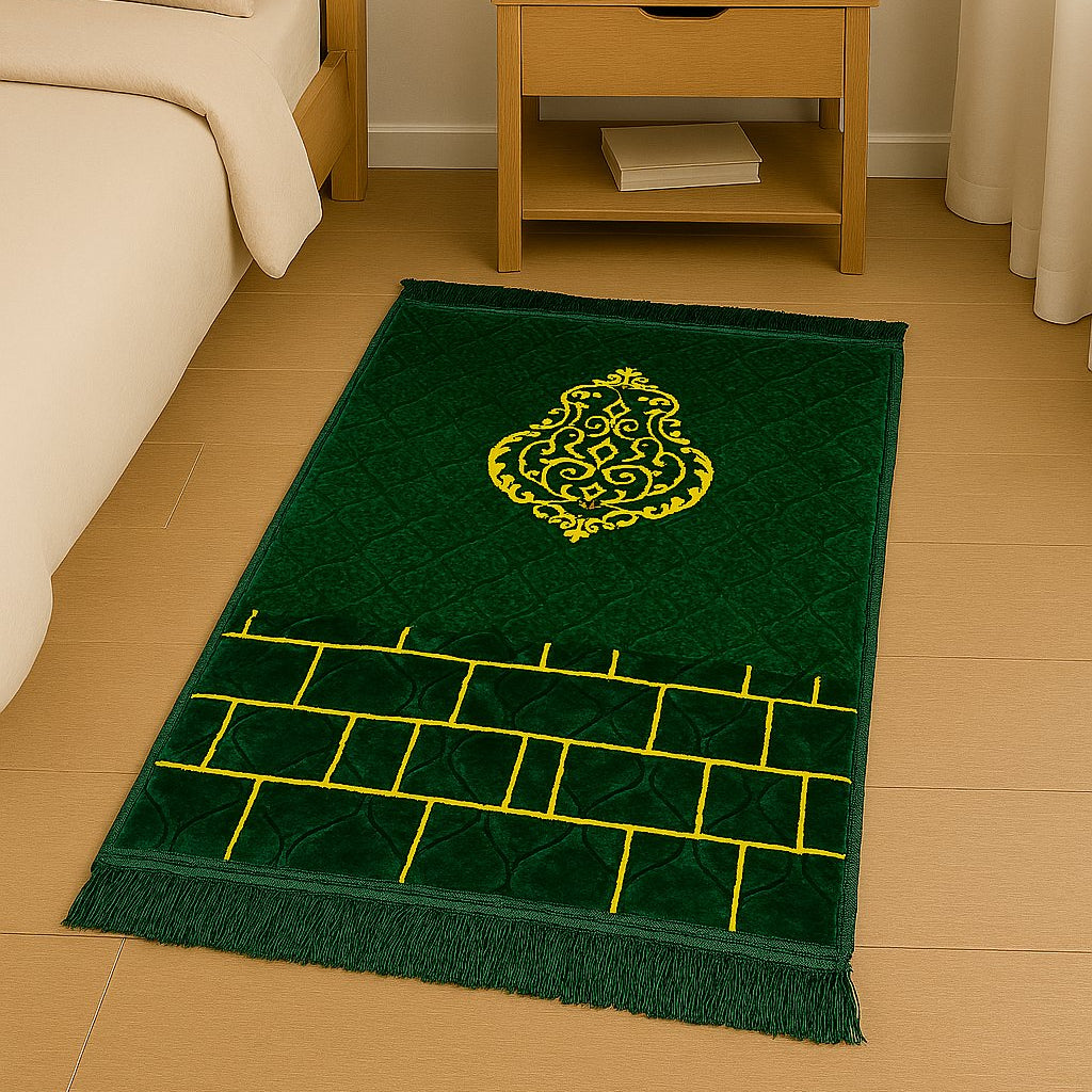 High quality Soft Velvet Quilted Prayer Rug (Jaye Namaz)
