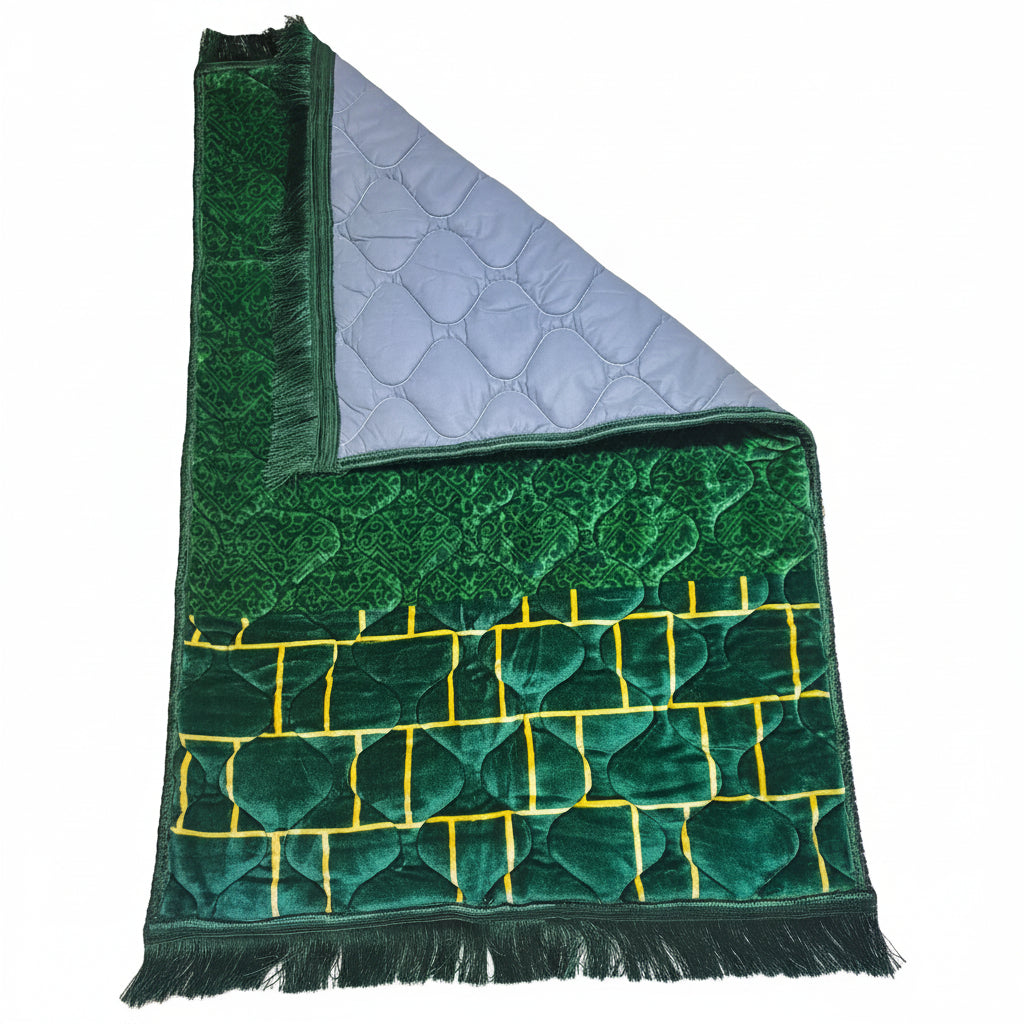 High quality Soft Velvet Quilted Prayer Rug (Jaye Namaz)