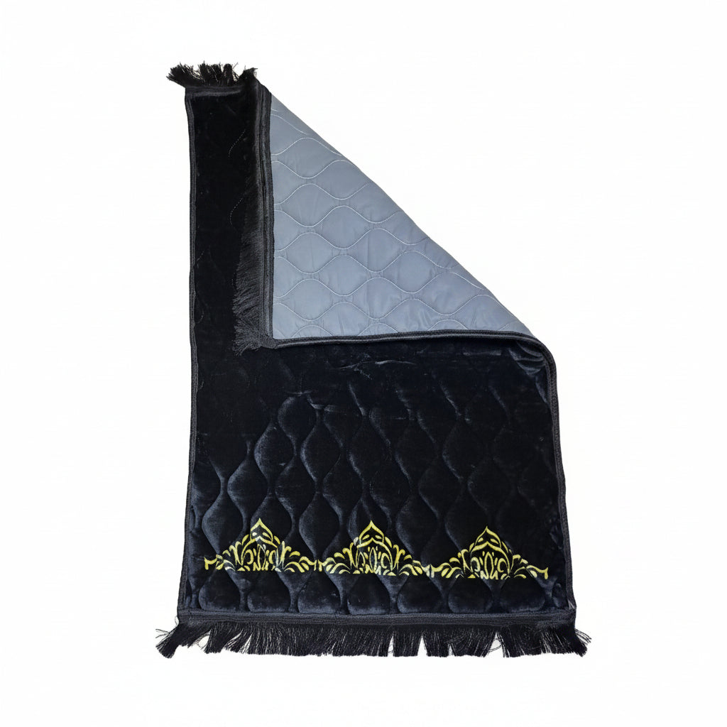 High quality Soft Velvet Quilted Prayer Rug (Jaye Namaz)