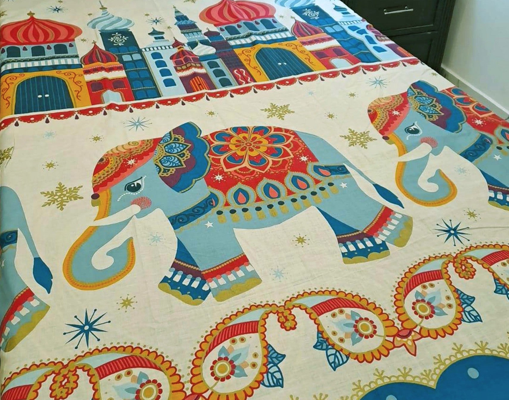 Finest Quality Polycotton Fabric Bed Sheet