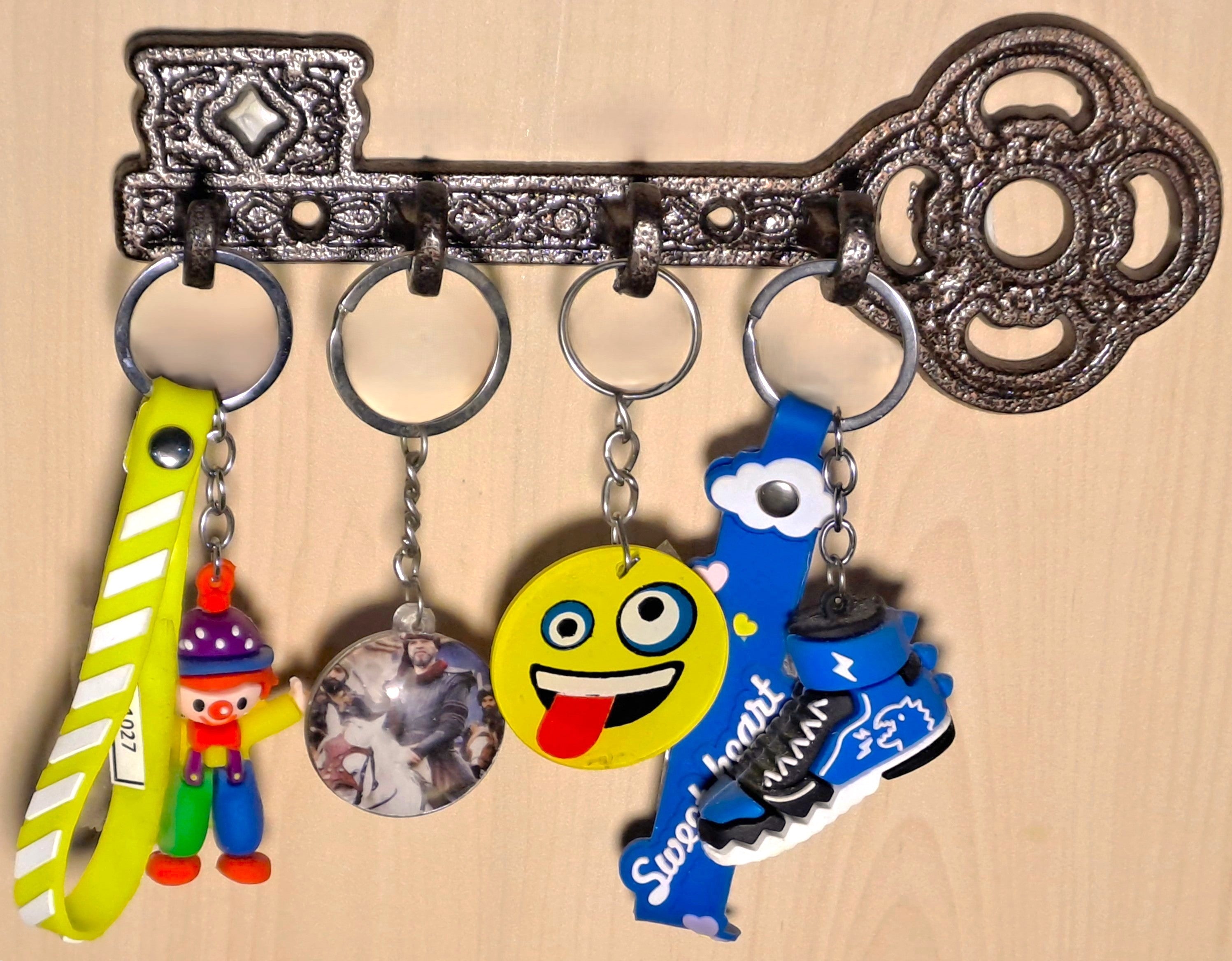 Wall Mounted Key Shape Holder with 4 Hooks