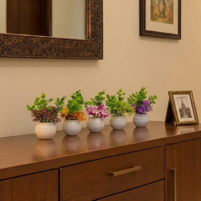 Pack of 5 White Textured Plastic Mini Pots with artificial Mix Flowers/Plants