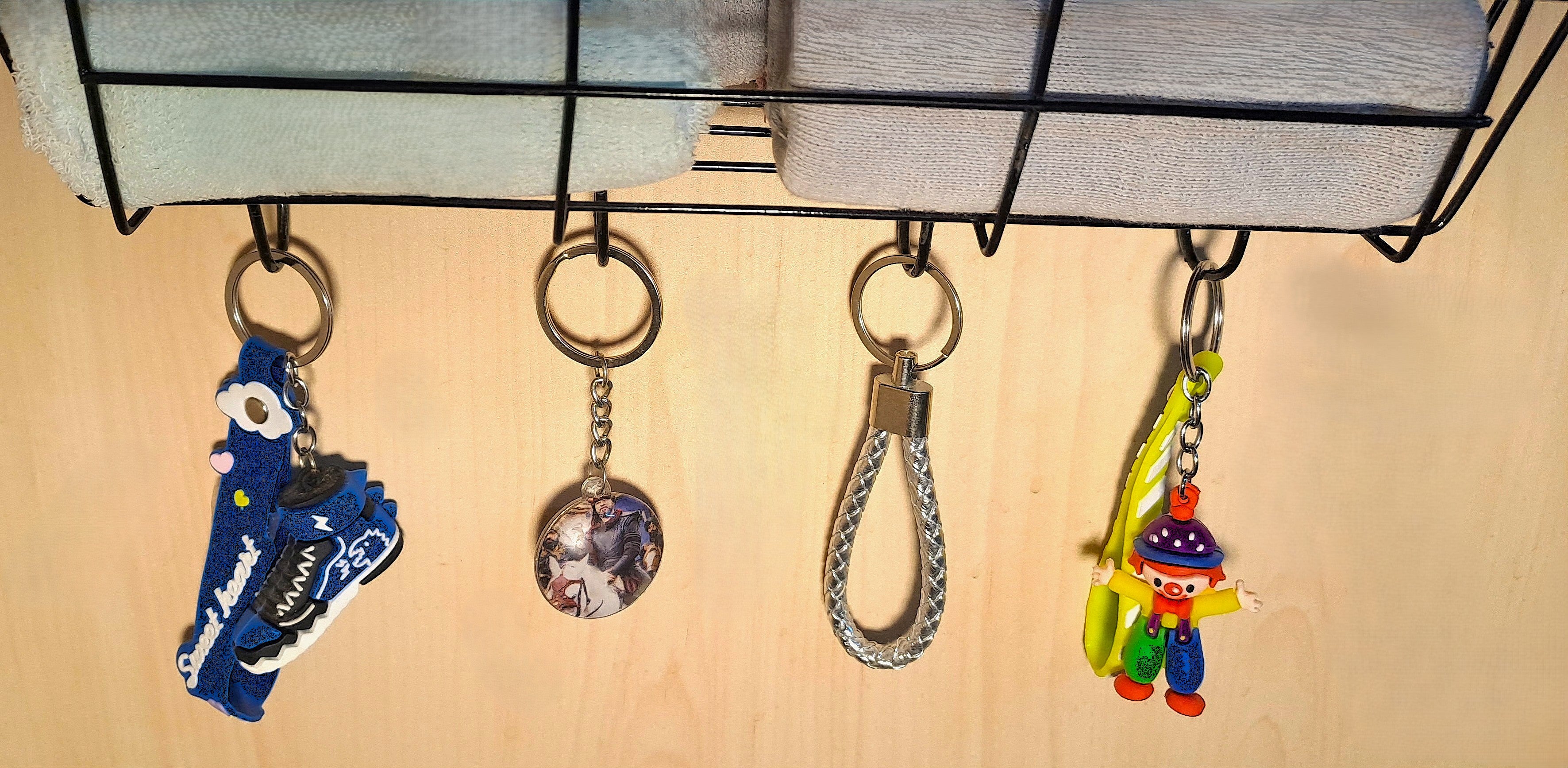 Wall Mounted Basket Shape Key-Holder with 4 Hooks