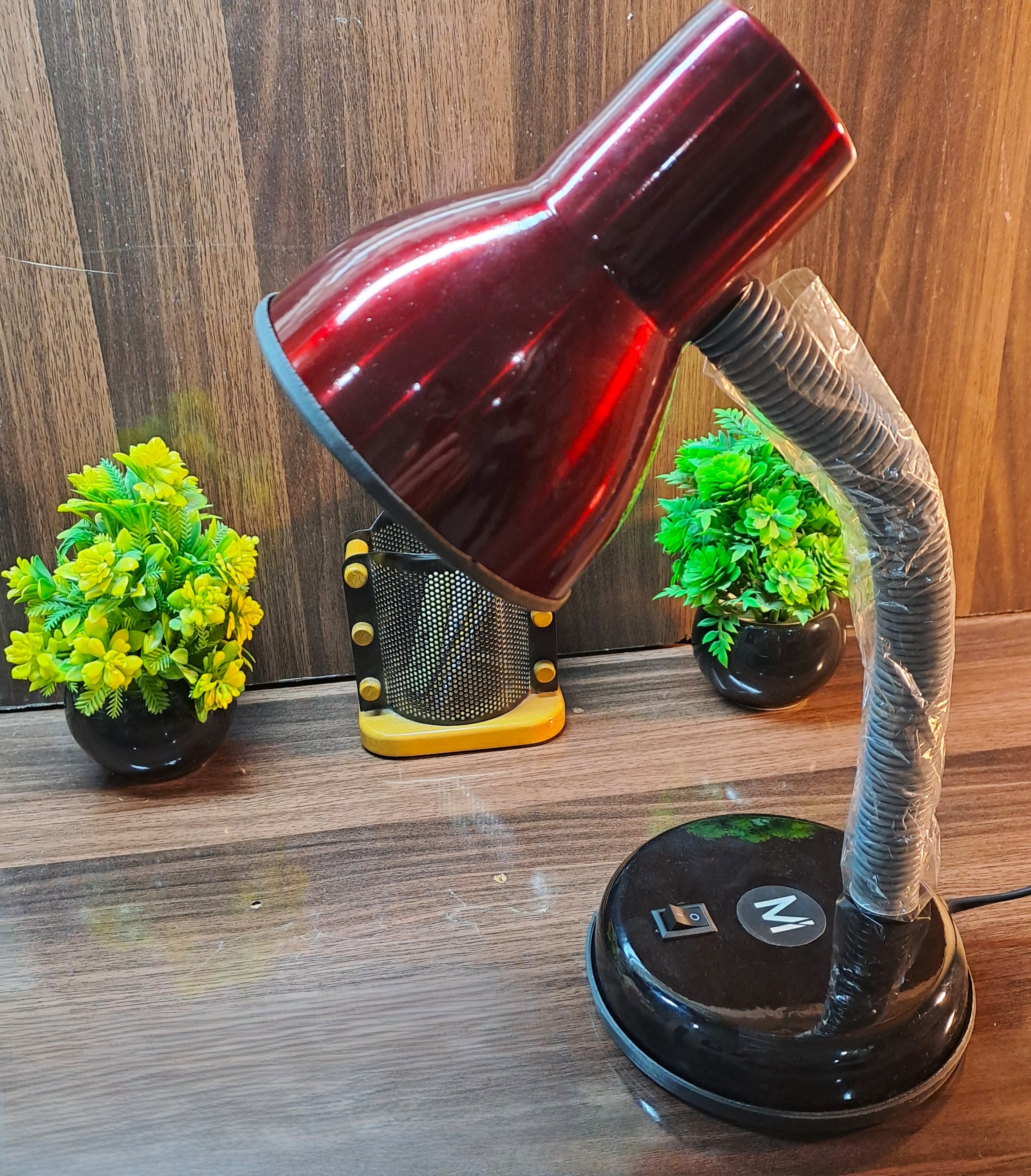 Classic Study Table Lamp with Versatile Flexible Neck (Red)