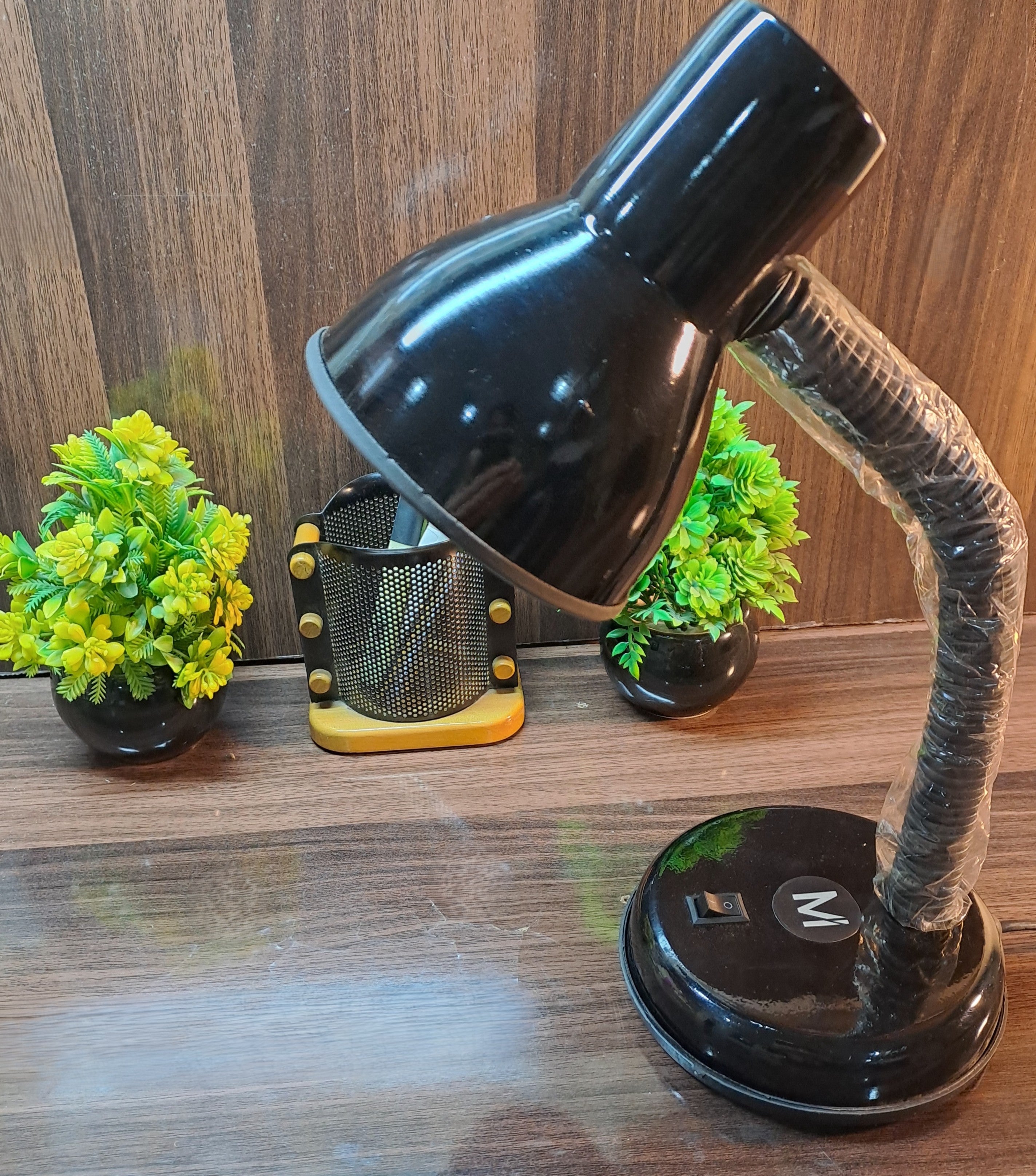 Classic Study Table Lamp with Versatile Flexible Neck (Black)