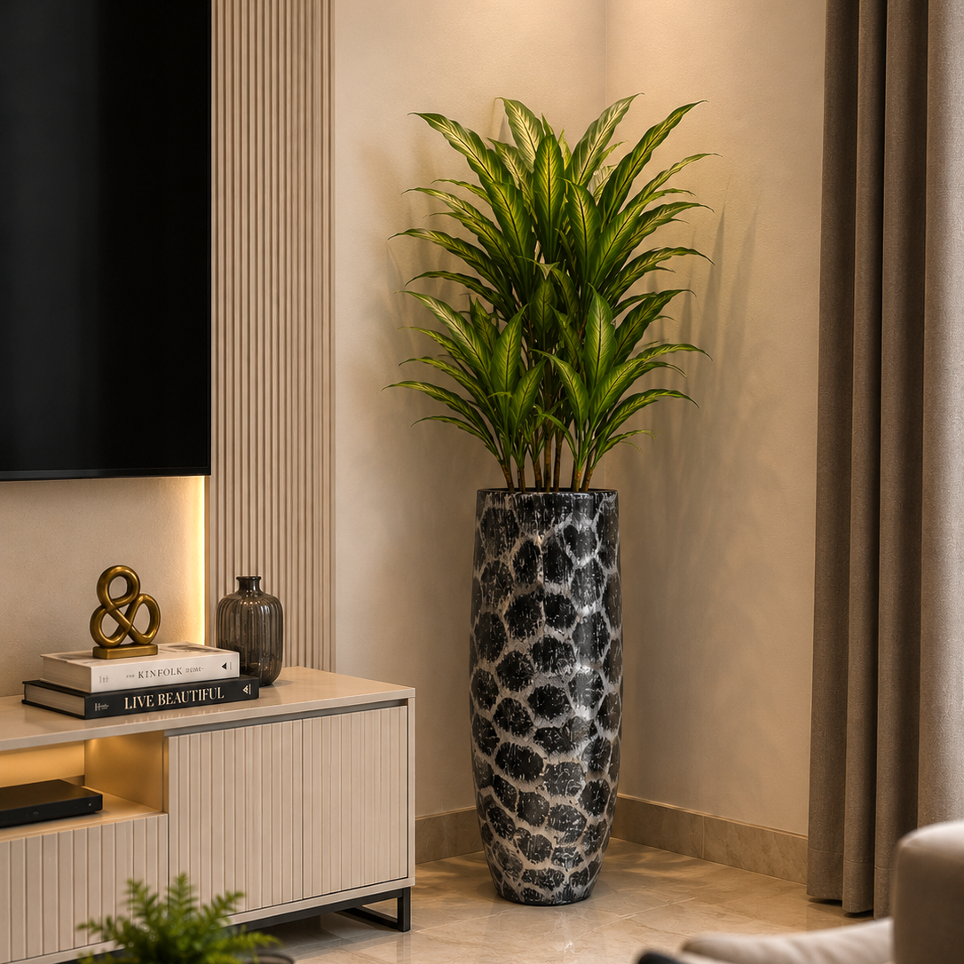 Silver Black Plastic Planter