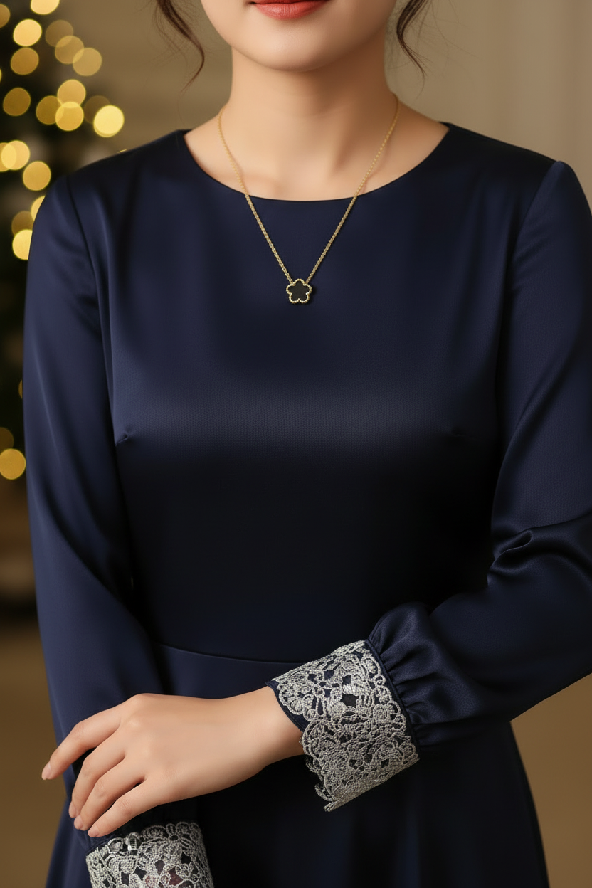 Golden-Black 5 Leaves Clover Charm Locket in Gift Packing