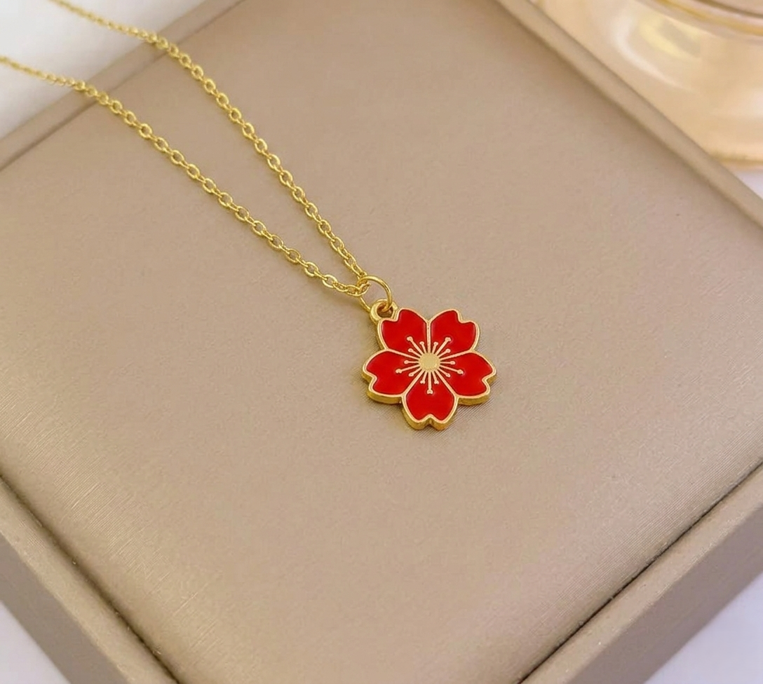 Golden-Red 5 Leaves Clover Charm Locket in Gift Packing