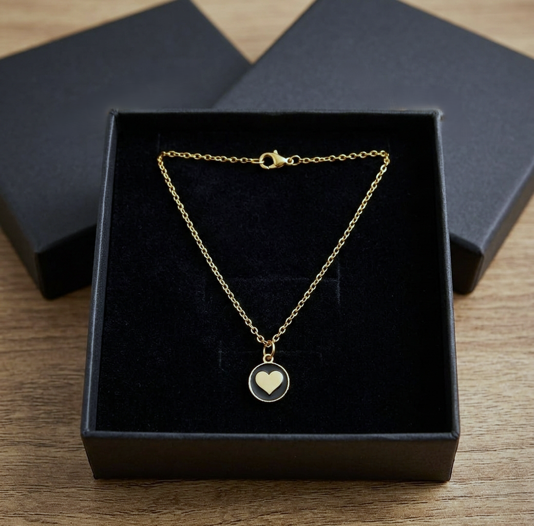 Yellow Heart in Mini Black Round Charm Locket in Gift Packing