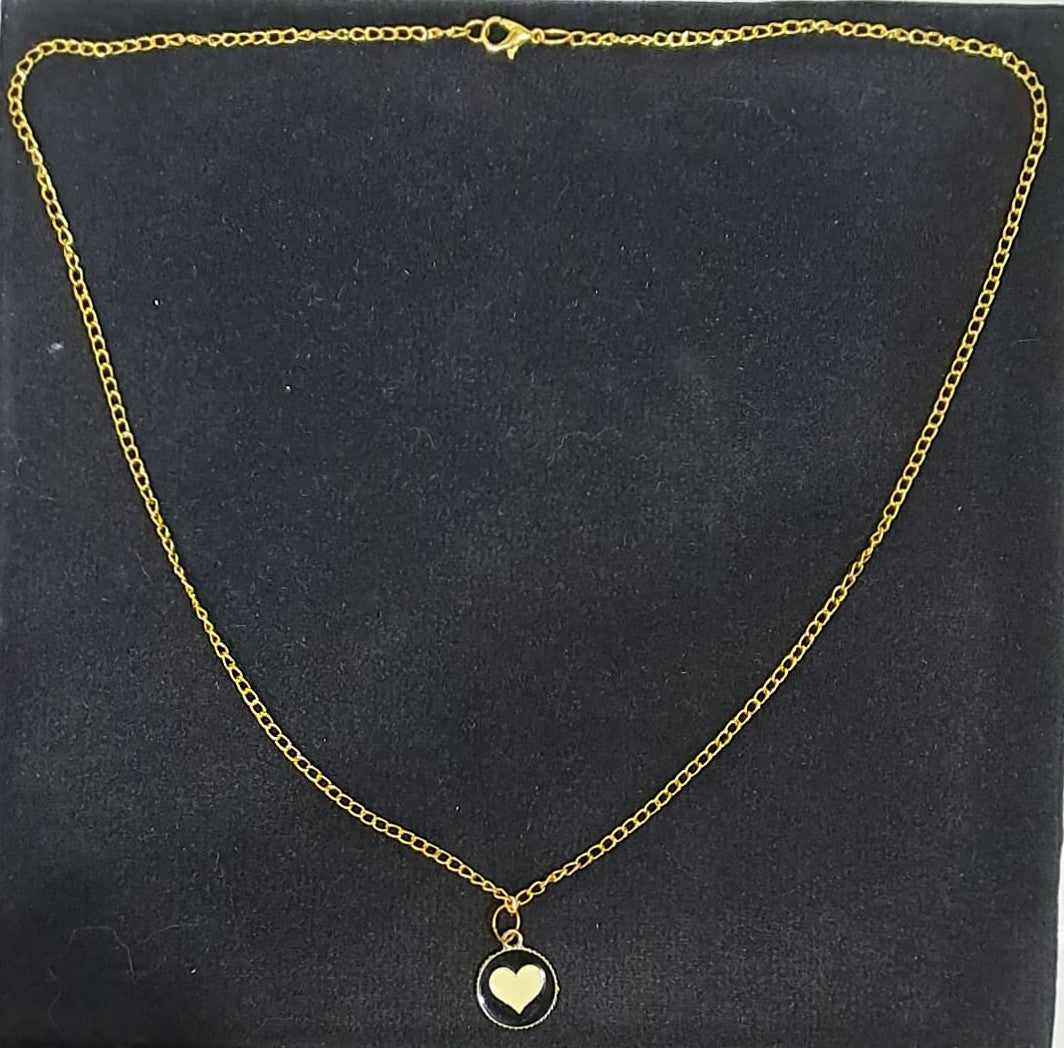 Yellow Heart in Mini Black Round Charm Locket in Gift Packing