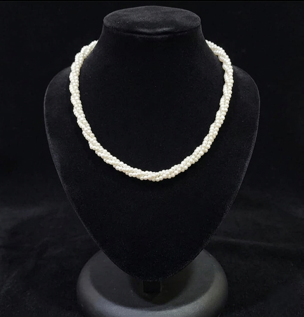 Twisted Pearls Necklace in Gift Packing