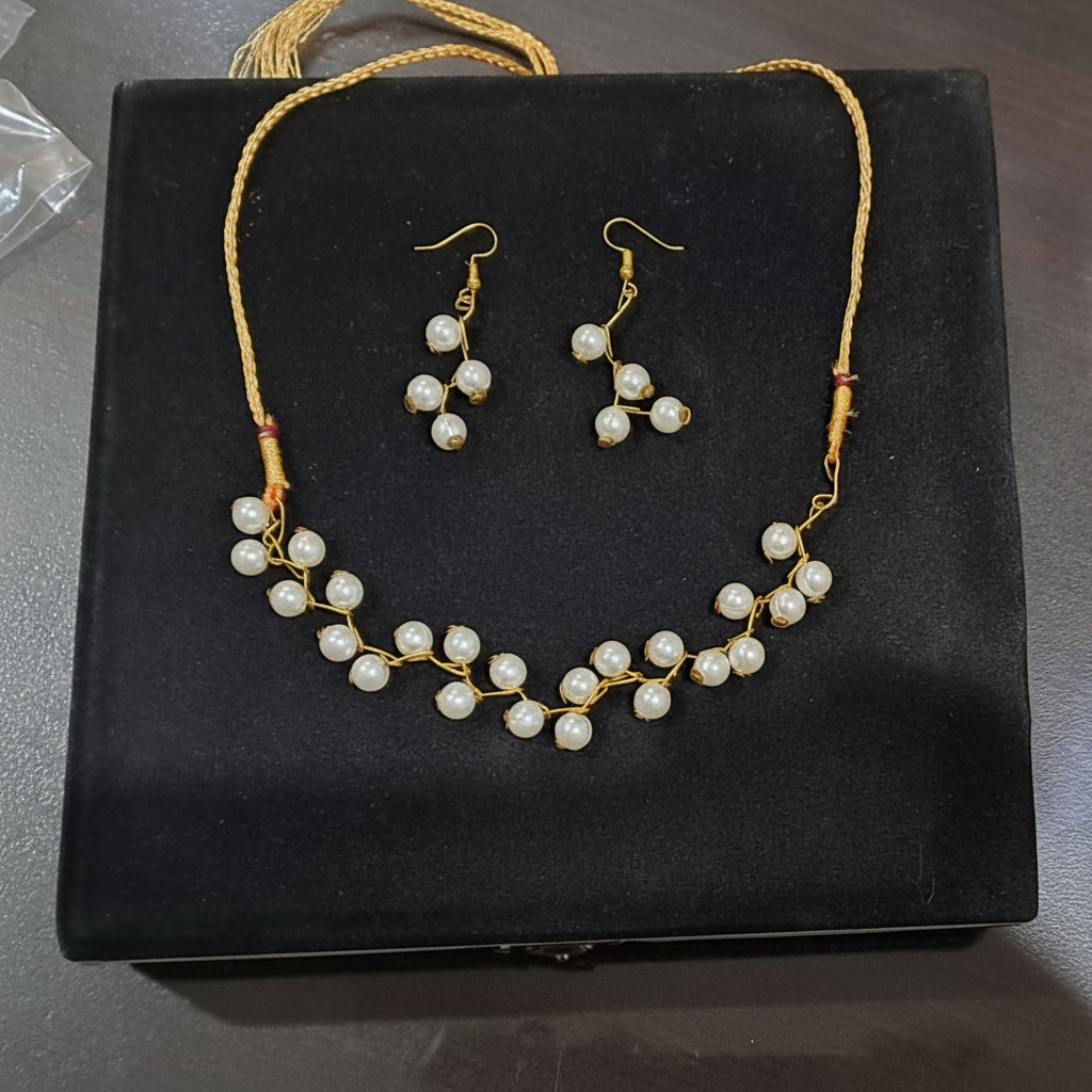 3-Pcs Set of White Zigzag Necklace with Earrings in Gift Packing