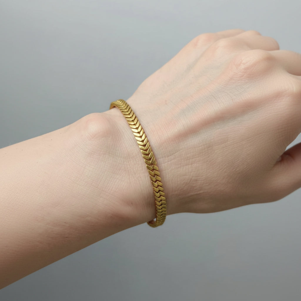 Hop Cuba Gold Metal Chain Bracelet in Gift Packing